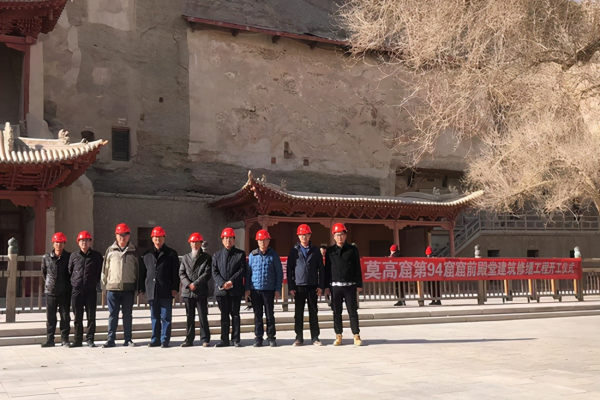 曝某寺院修复现场，遭质疑仅用油漆上色破坏文物，网传修缮中标价高达1178万！